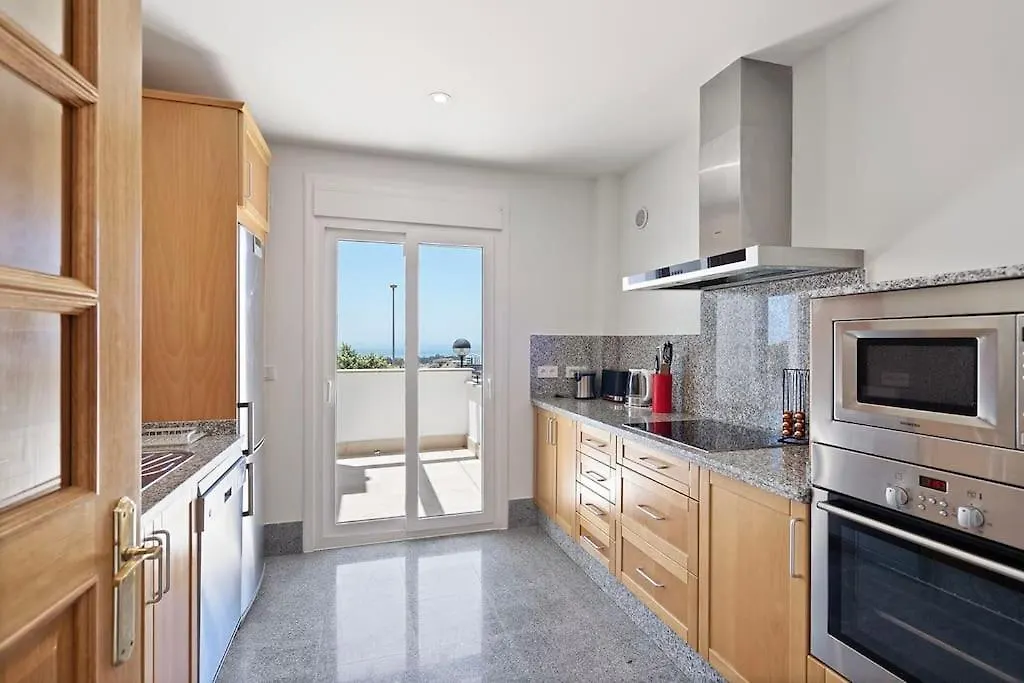 Casa Makas Santa Clara Golf Apartment Marbella